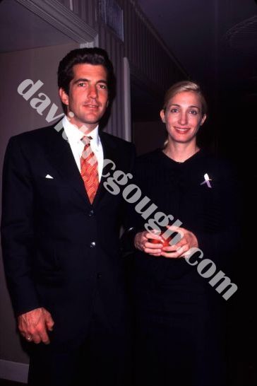 John Kennedy Jr and Caroline 1998, N.Y.jpg